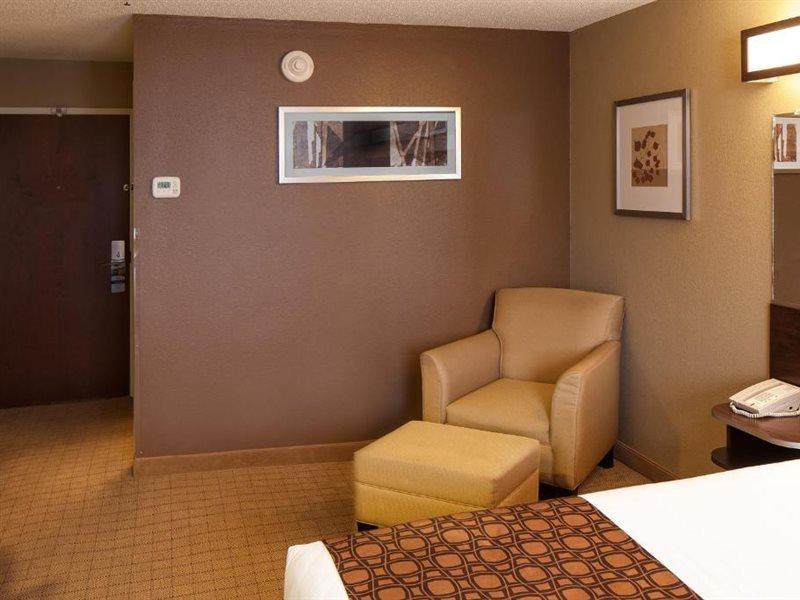 Microtel Inn & Suites By Wyndham St Clairsville - Wheeling St. Clairsville Exterior photo