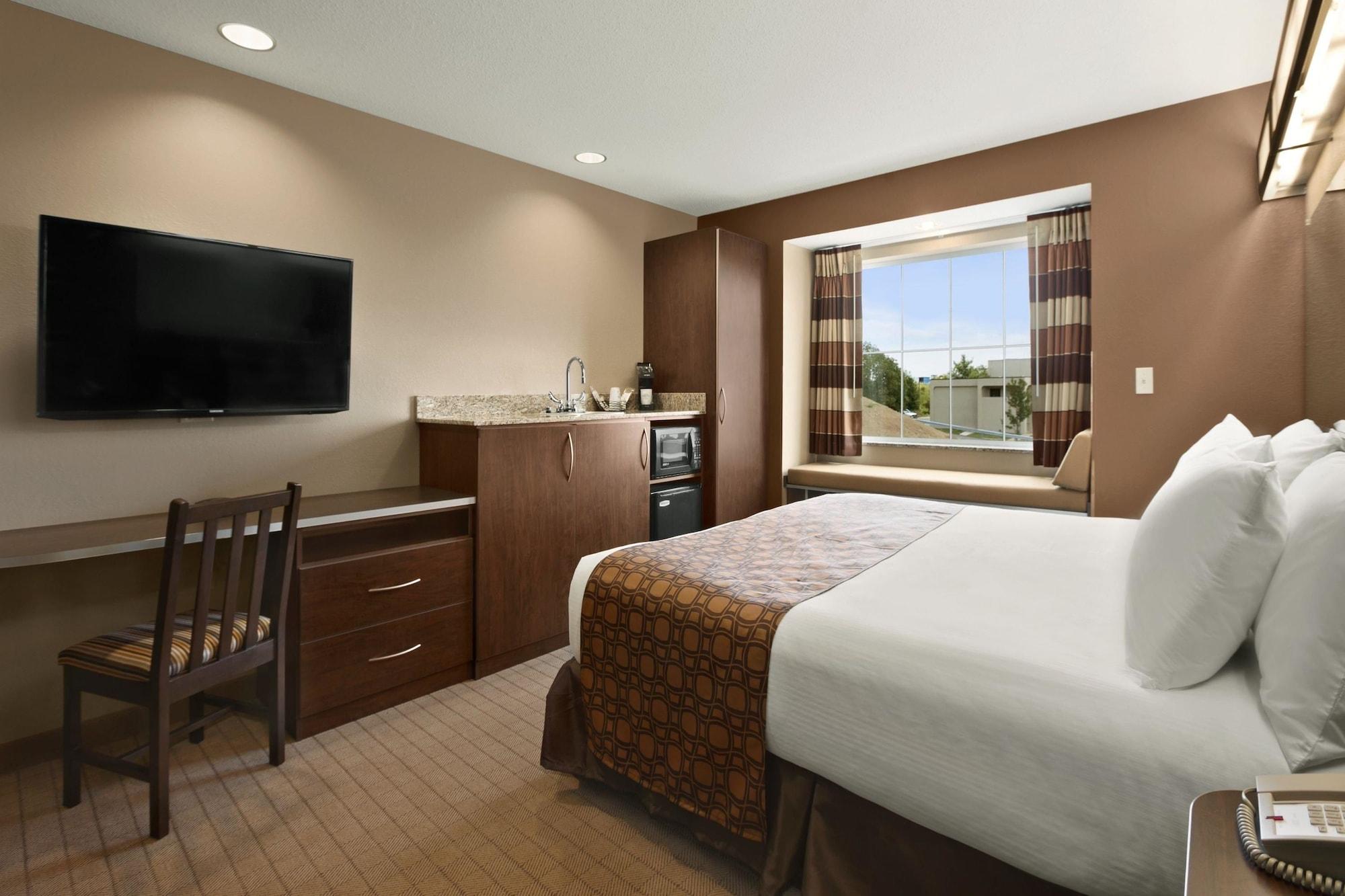 Microtel Inn & Suites By Wyndham St Clairsville - Wheeling St. Clairsville Exterior photo
