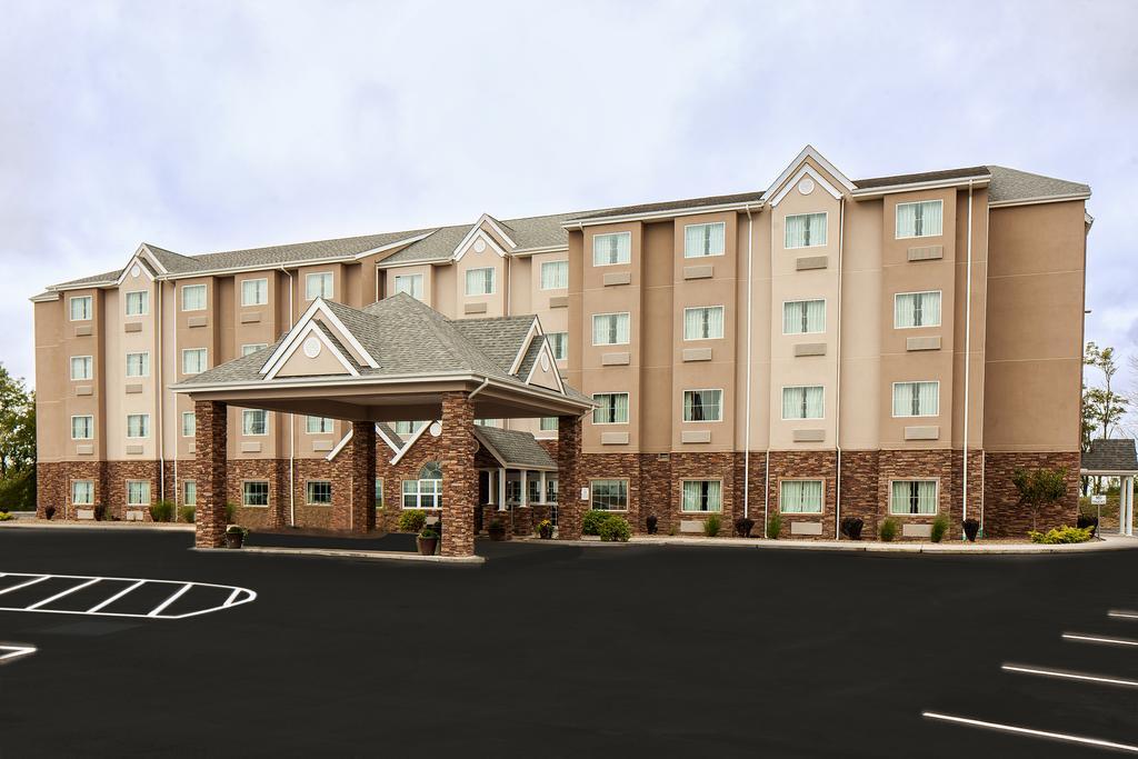 Microtel Inn & Suites By Wyndham St Clairsville - Wheeling St. Clairsville Exterior photo