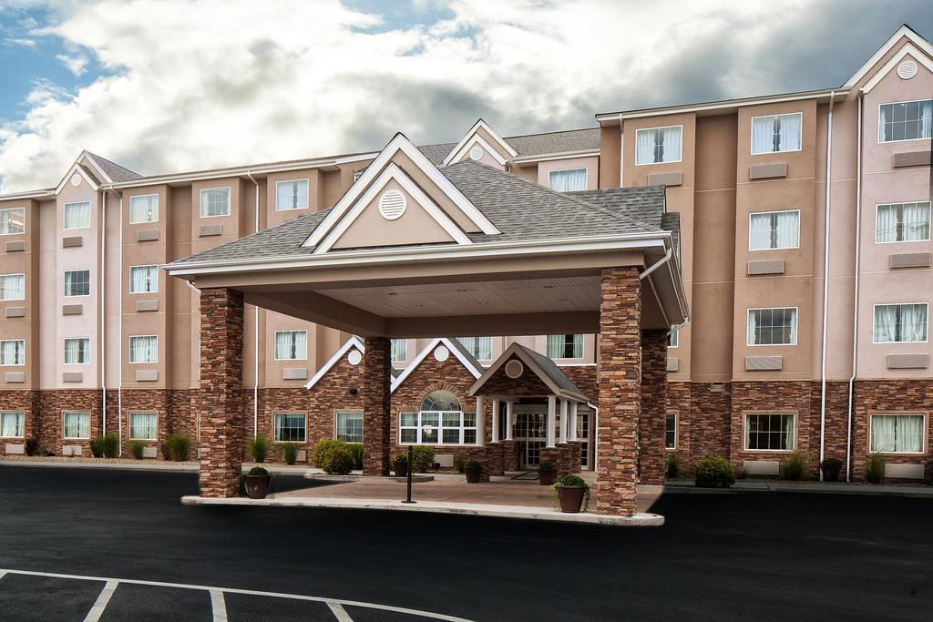 Microtel Inn & Suites By Wyndham St Clairsville - Wheeling St. Clairsville Exterior photo